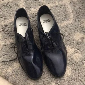 Dark navy blue lace up patent Oxford shoes